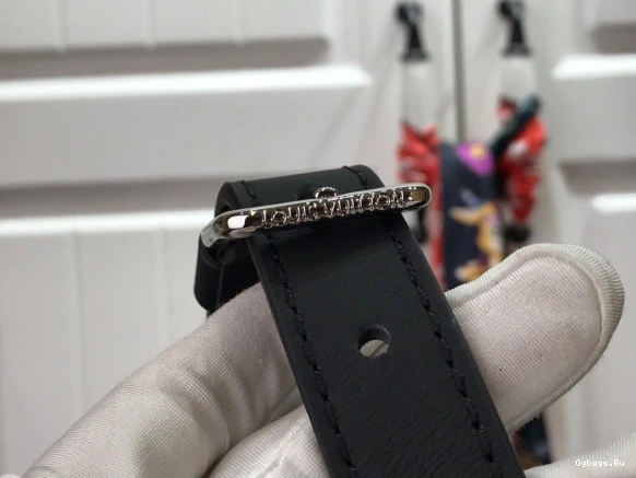 AMAZON LOUIS NANO MESSENGER VUITTON 0422